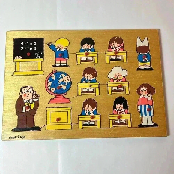VINTAGE WOODEN CHILDRENS SCHOOL‎ HOUSE PUZZLE CLASSROOM TEACHER - Picture 1 of 5